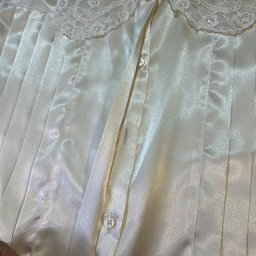Y2K Ivory Satin Lace Blouse Womens 14 Romantic Coquette Pearl Buttons READ - Picture 6 of 10